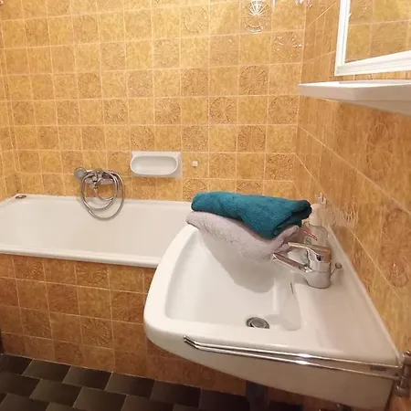 Roberto Haus Kmb Seeappartement Am Ossiacher See, Hallenbad, Skiarena Gerlitzen Apartmán *