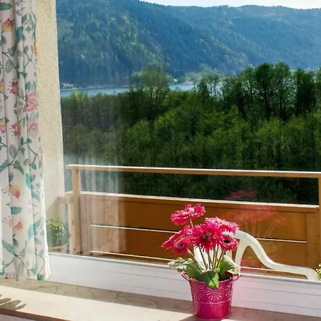 Roberto Haus Kmb Seeappartement Am Ossiacher See, Hallenbad, Skiarena Gerlitzen Apartamento *